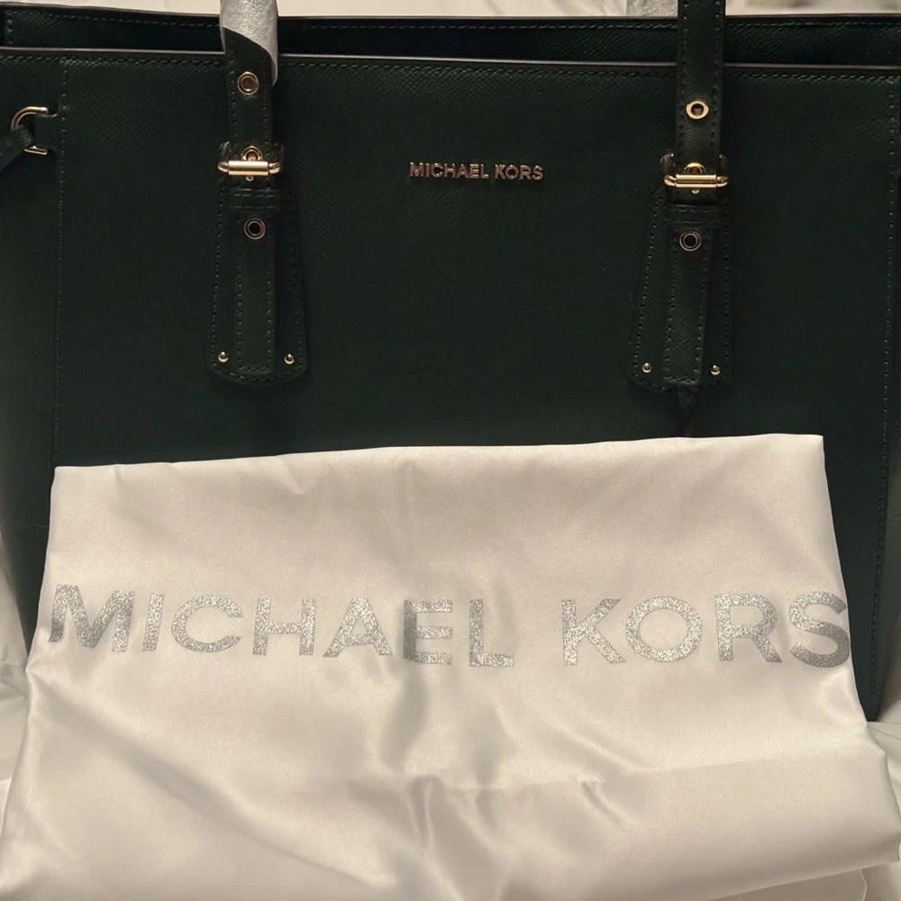 Michael Kors Voyager Tote - Picture 7 of 8